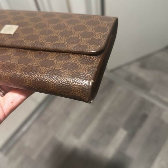 Celine Trifold Wallet w/ Unbranded Chain - Picture 12 of 15